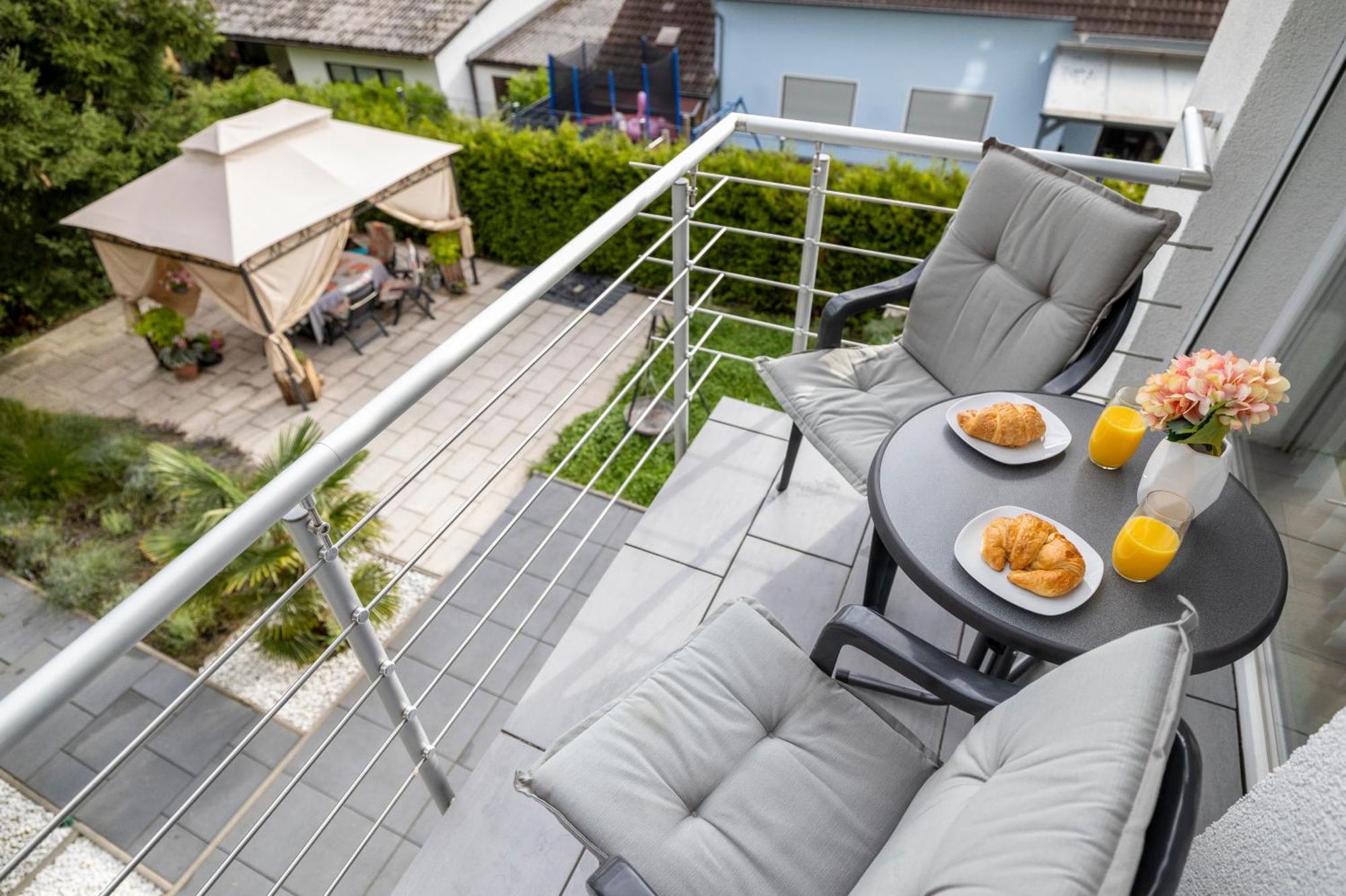 Design Maisonette - 24H Self-Check-In - Bis 7 Pers - In Direkter Weihernaehe - Parkplatz - Wifi - Balkon -Terrasse - Radwege Schiffweiler Exterior foto