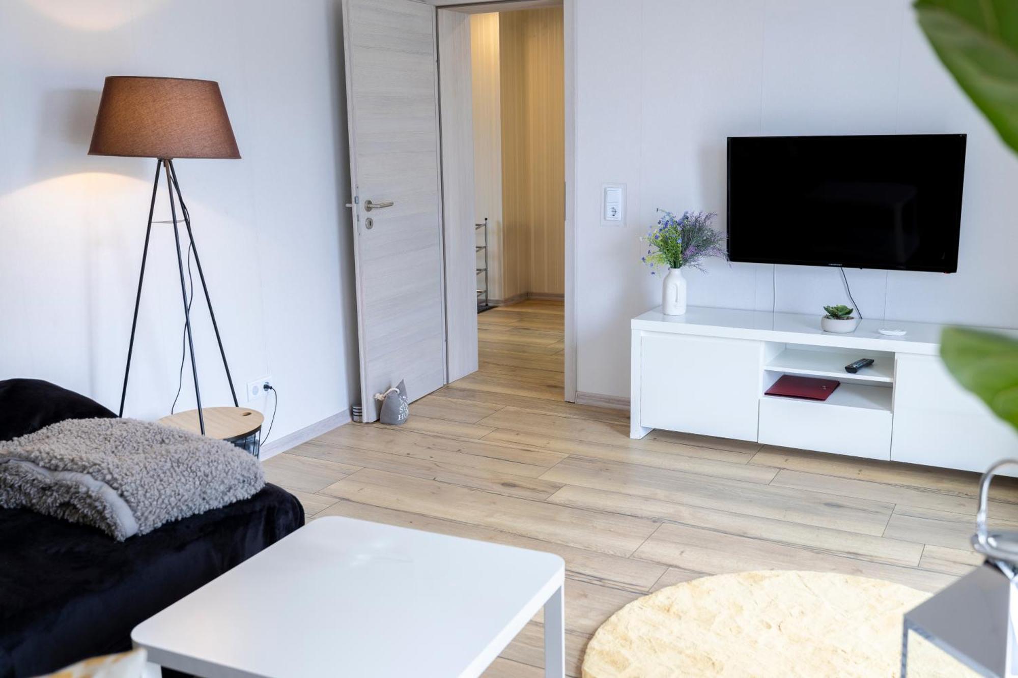 Design Maisonette - 24H Self-Check-In - Bis 7 Pers - In Direkter Weihernaehe - Parkplatz - Wifi - Balkon -Terrasse - Radwege Schiffweiler Exterior foto